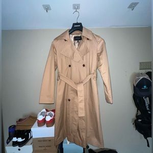Banana Republic Giovana Twill Trench